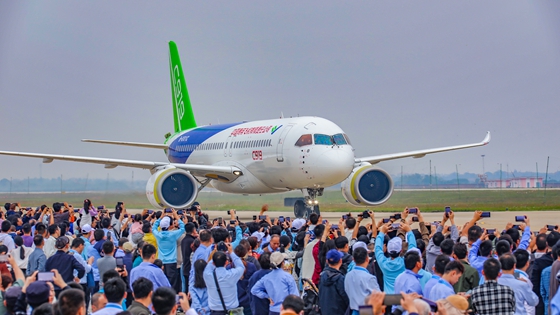 中国商飞参加2023中国航空产业大会暨南昌飞行大会