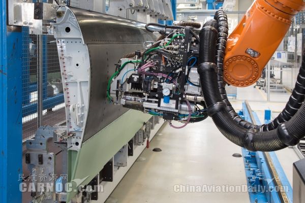 空客德国襟翼工厂将安装并试用自动钻孔机器人